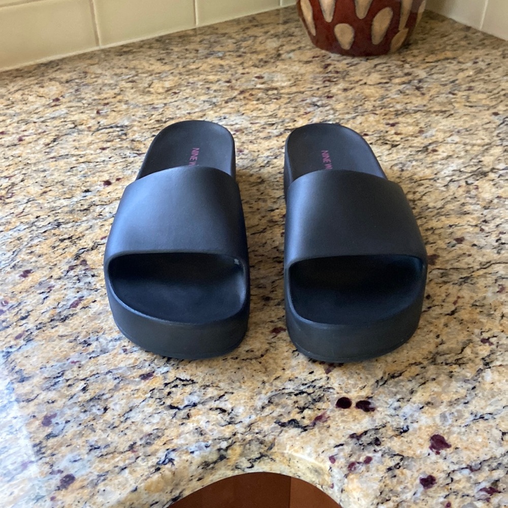Nine West pool side slide sandal.